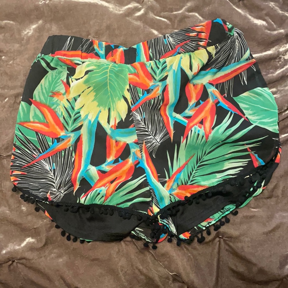 Gianni Bini tropical shorts